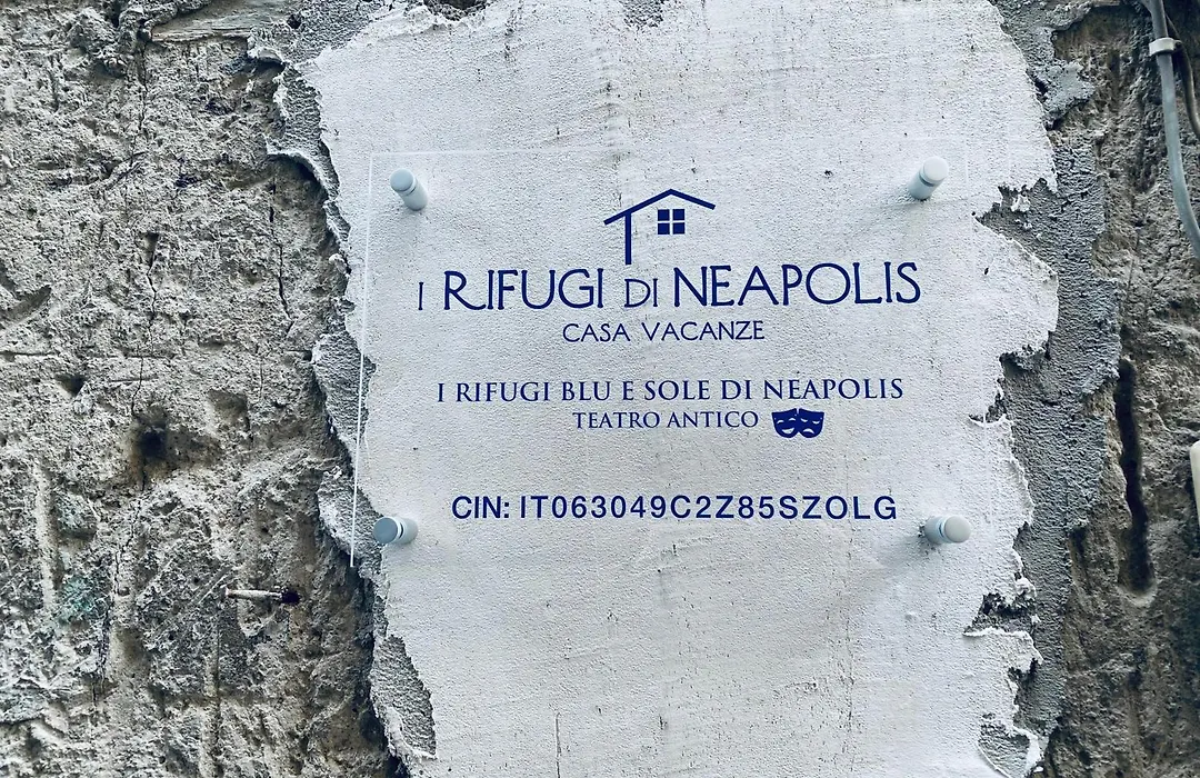 I Rifugi Blu e Sole di Neapolis Teatro Antico-1